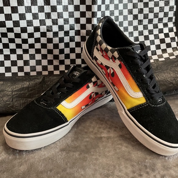 VANS SK8-LOW YOUTH SNEAKERS WITH FLAMES AND CHECKERBOARD - Picture 9 of 11